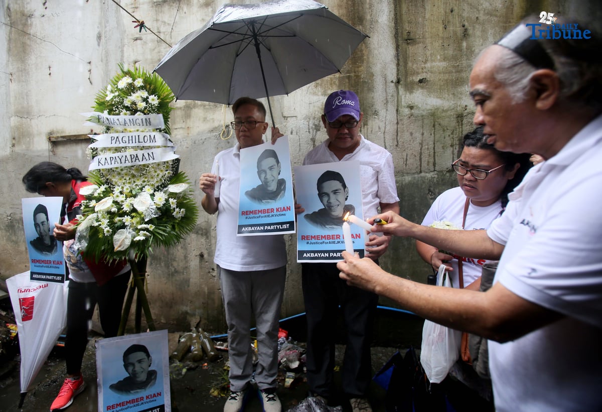 Deputy Minority Leader and Akbayan Rep. Perci Cendaña, together with relatives of drug war victim Kian delos Santos, offered candles during a wreath-laying ceremony on Saturday to mark the eighth death anniversary of the 17-year-old.

Cendaña said he is set to refile the “Kian Bill,” which seeks to prohibit tokhang operations and all forms of police violence.