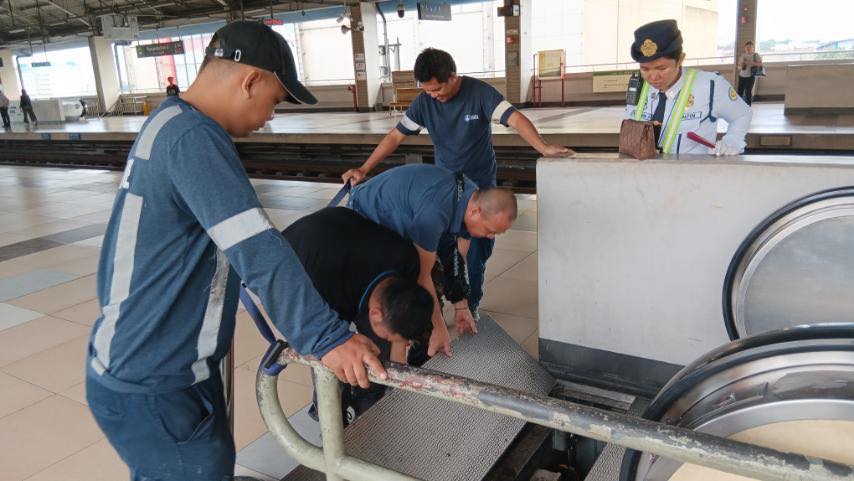 DOTr orders urgent repairs after escalator mishap injures 7 at LRT-1 FPJ station