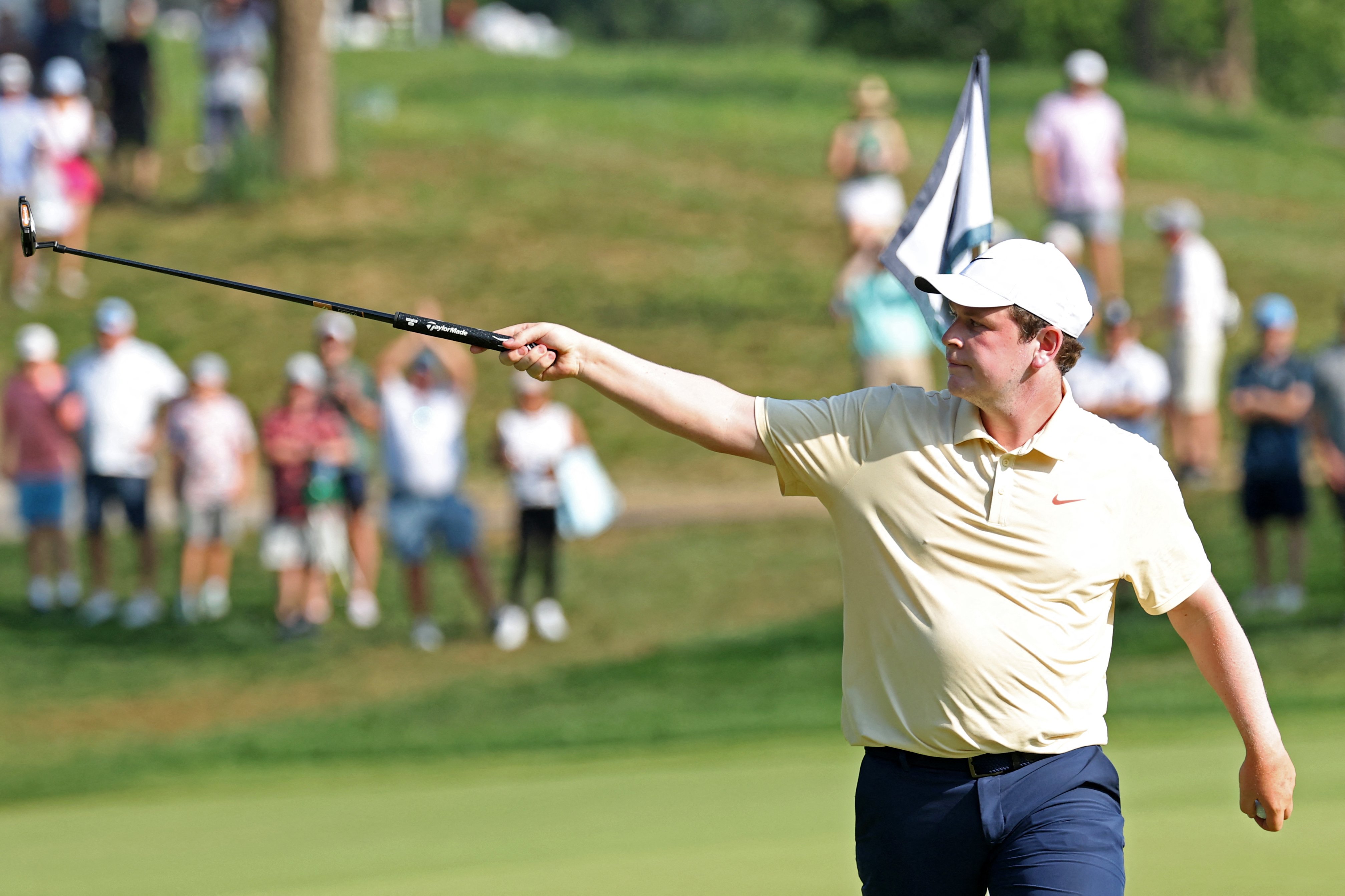 MacIntyre fires 64, leads Scheffler by 5