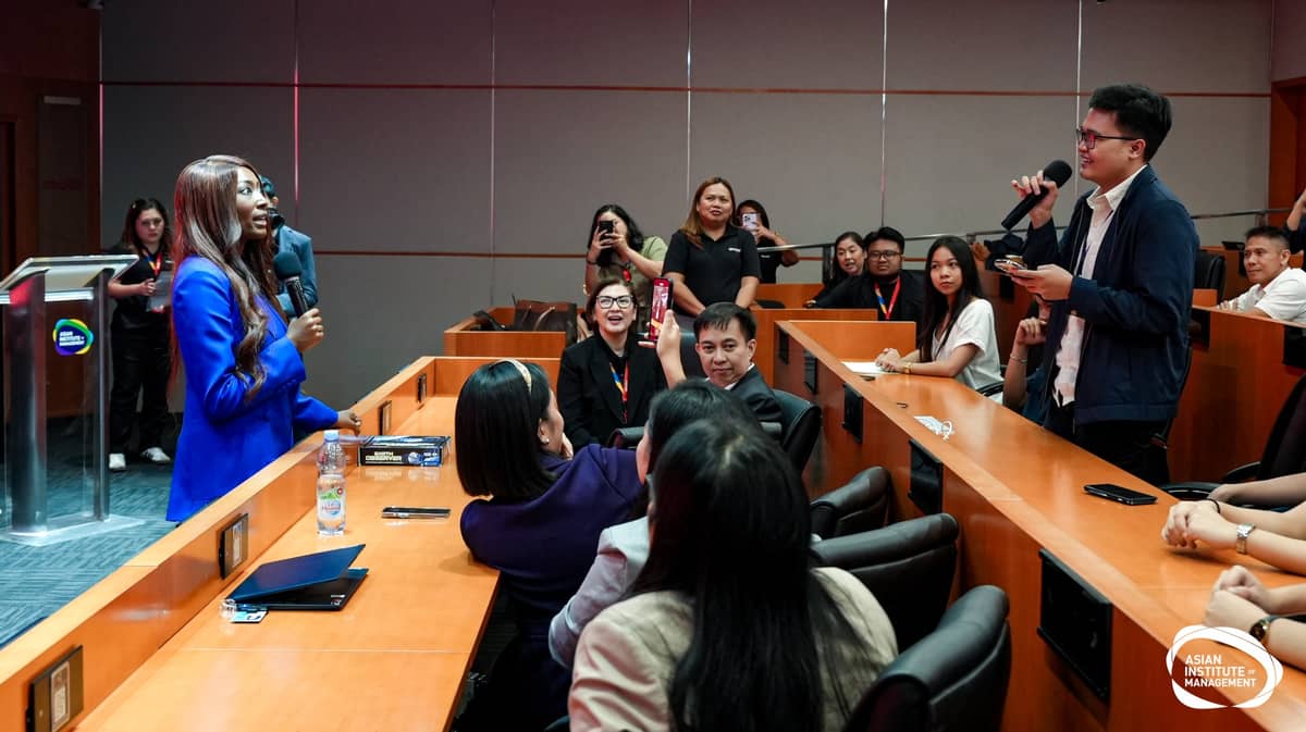 AISHA Bowe (left) answers a question from an Aboitiz Future Leaders scholar.