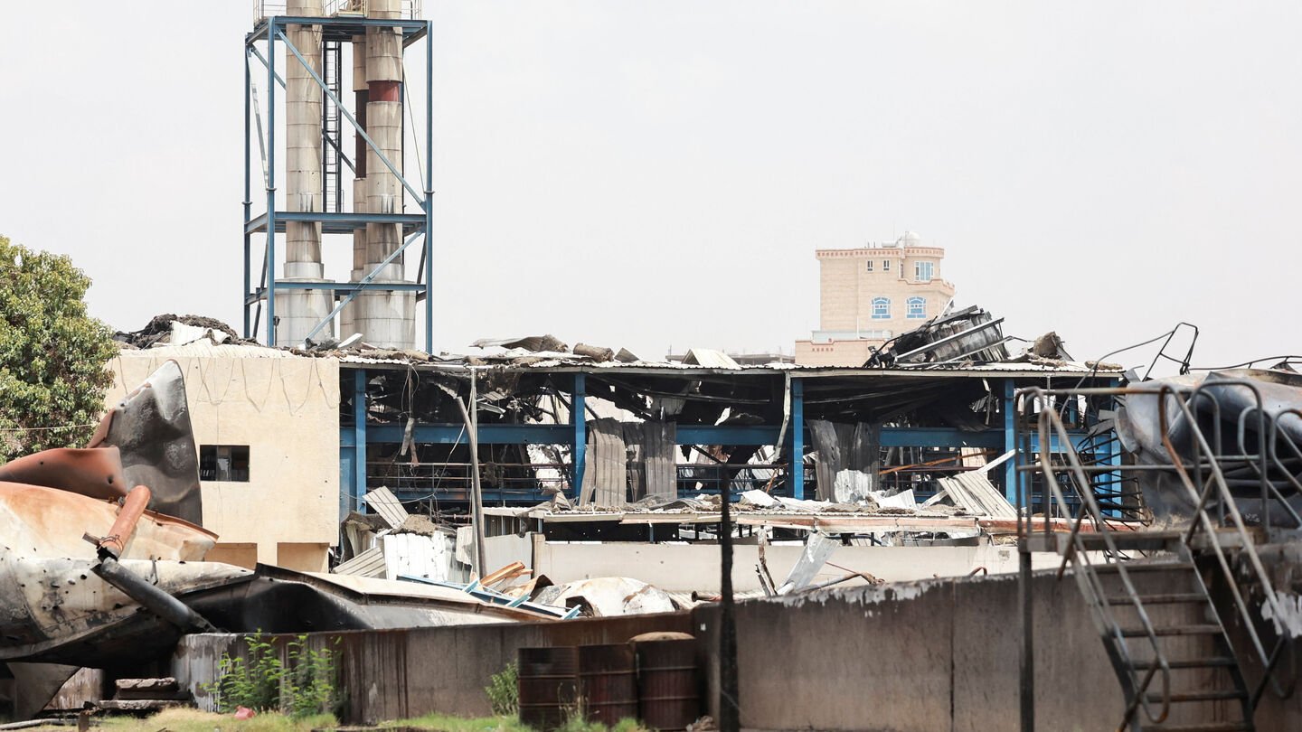 Israel bombs Houthi 'energy site'