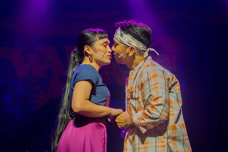 Lance Reblando as Julia and Gio Gahol as Tenyong.
