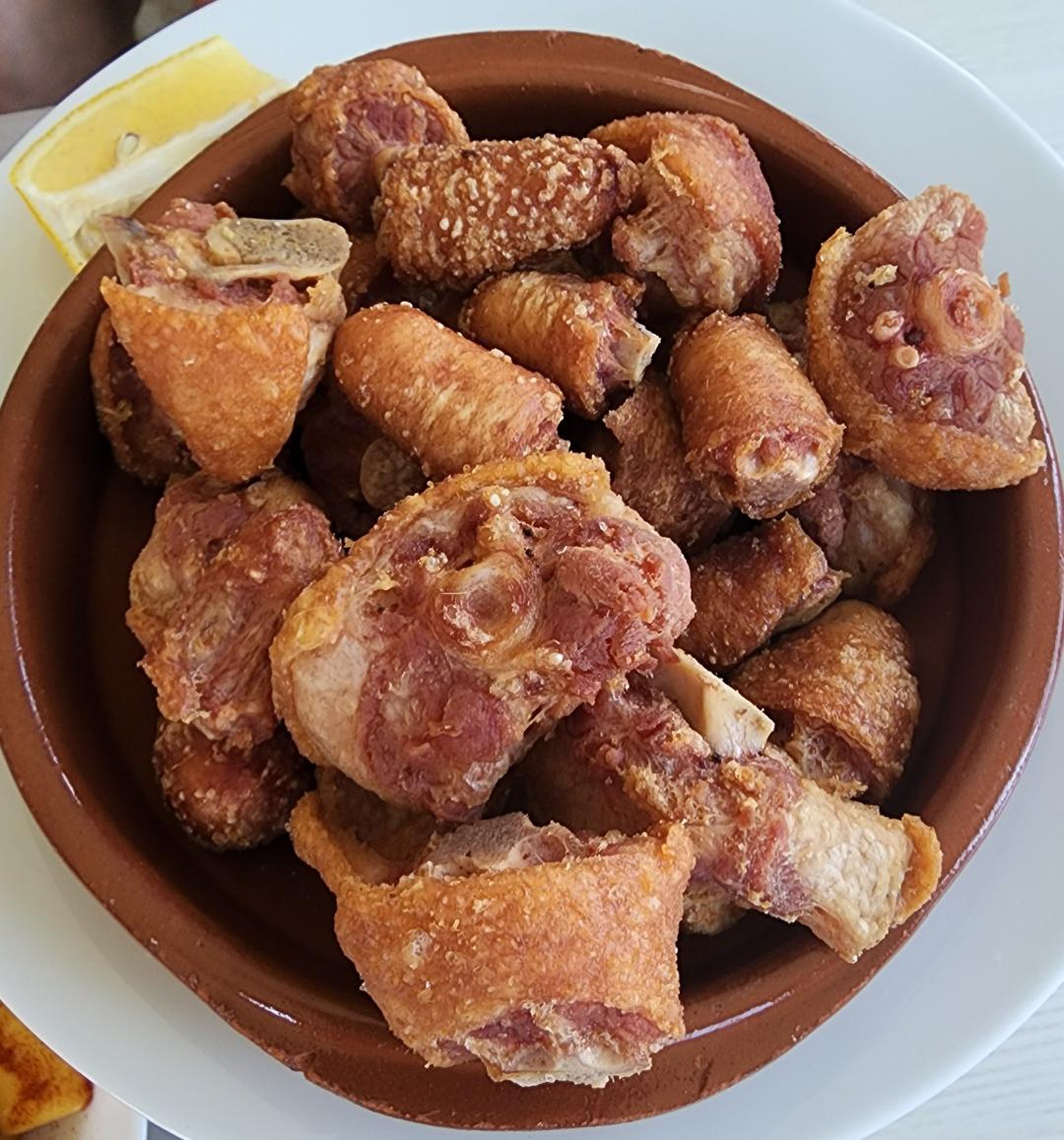 Rabo de toro cerdo (oxtail).