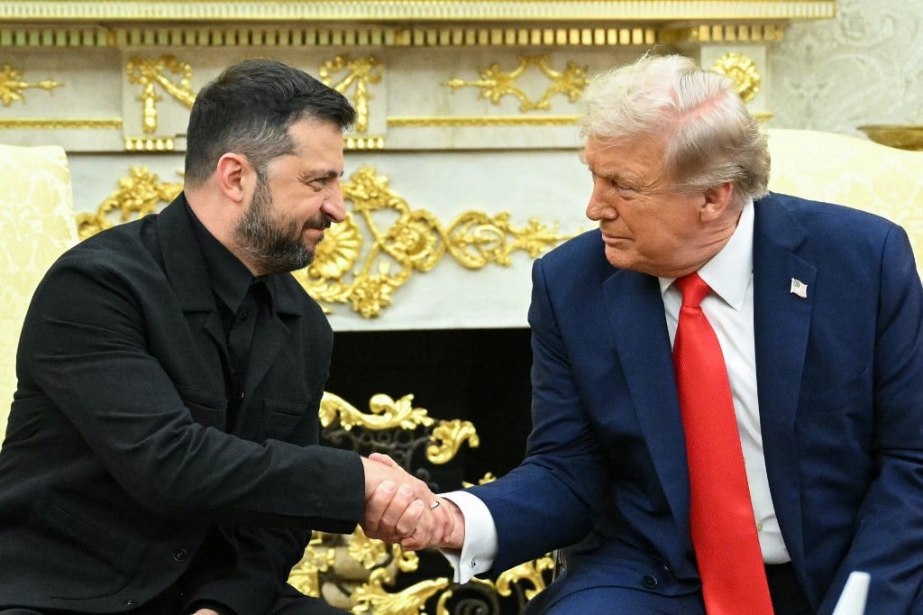 Zelensky gifts Trump golf club of Ukraine war veteran