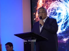 Globe unveils digital roadmap for smart cities at INNOVANIA 2025