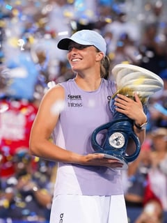 Iga finally wins elusive Cincy crown