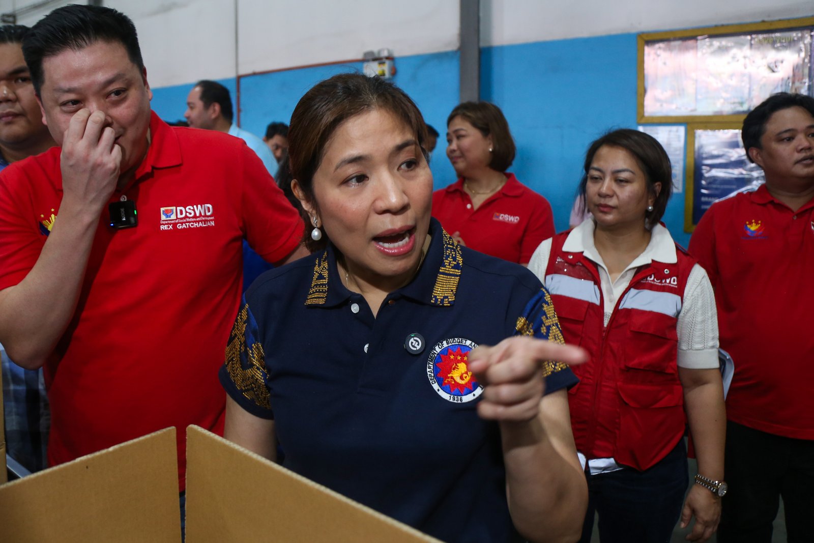 Social Welfare and Development Secretary Rex Gatchalian, joined by Budget and Management Secretary Amenah Pangandaman, inspects the DSWD Family Food Pack warehouse in Parañaque City on the morning of August 19, 2025. The facility serves as a key staging area for the distribution of relief goods to communities in need.