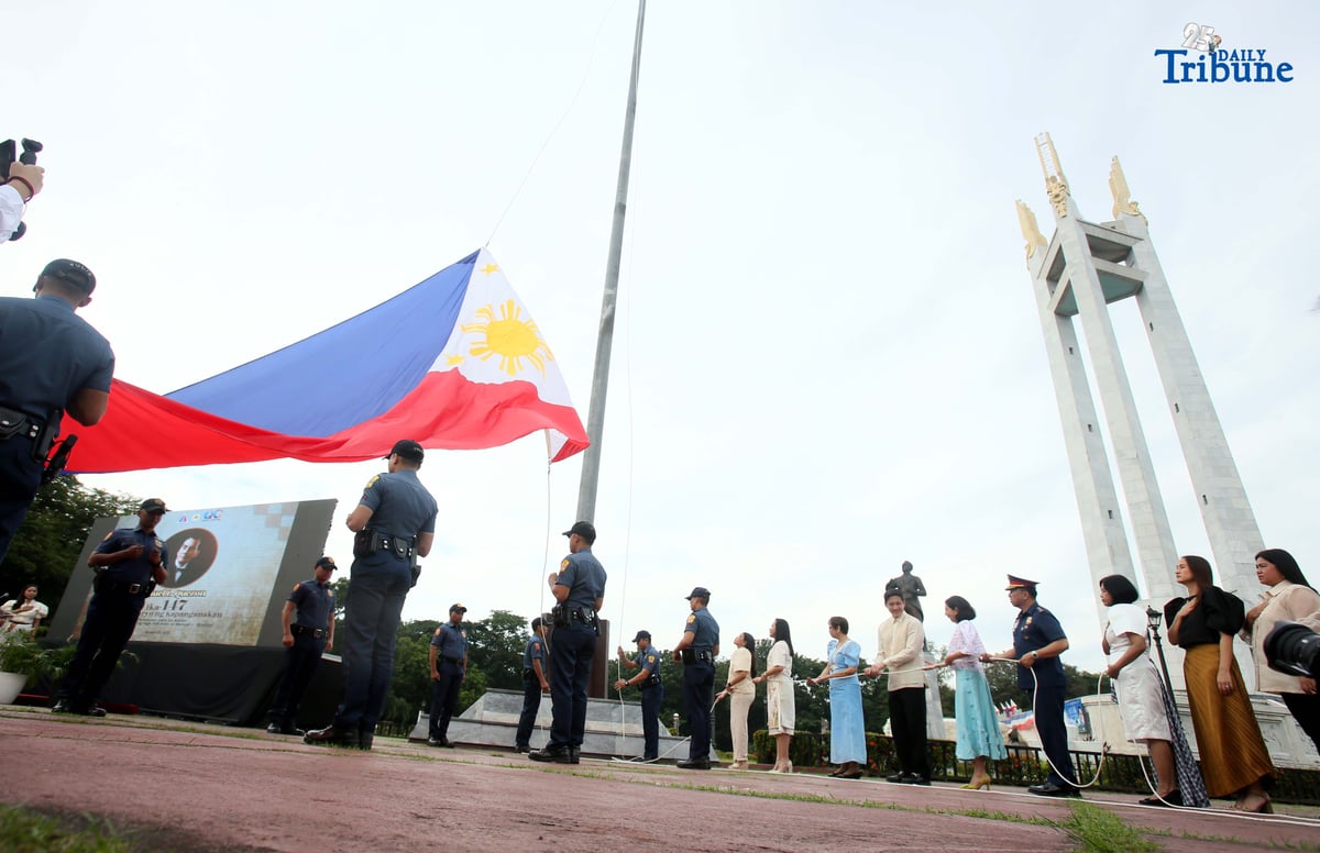 Quezon City Mayor Joy Belmonte, along with other local government officials, led a wreath-laying ceremony on Tuesday, August 19, 2025, at the Quezon Memorial Circle to commemorate the 147th birth anniversary of former President Manuel L. Quezon.