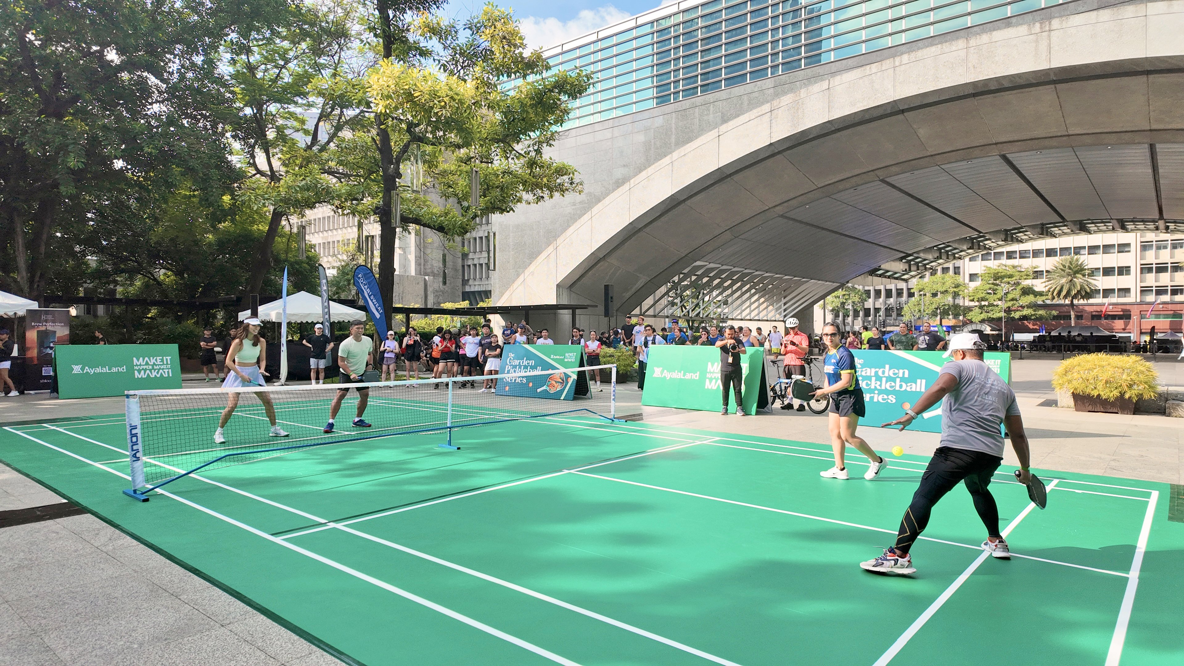 The new pulse of car-free Sundays
