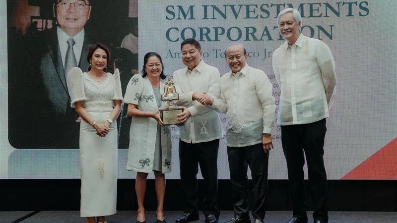 SM Investments bags MOPC Grand Tourism Excellence Award