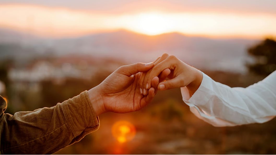 Women prefer to date older men and here’s why