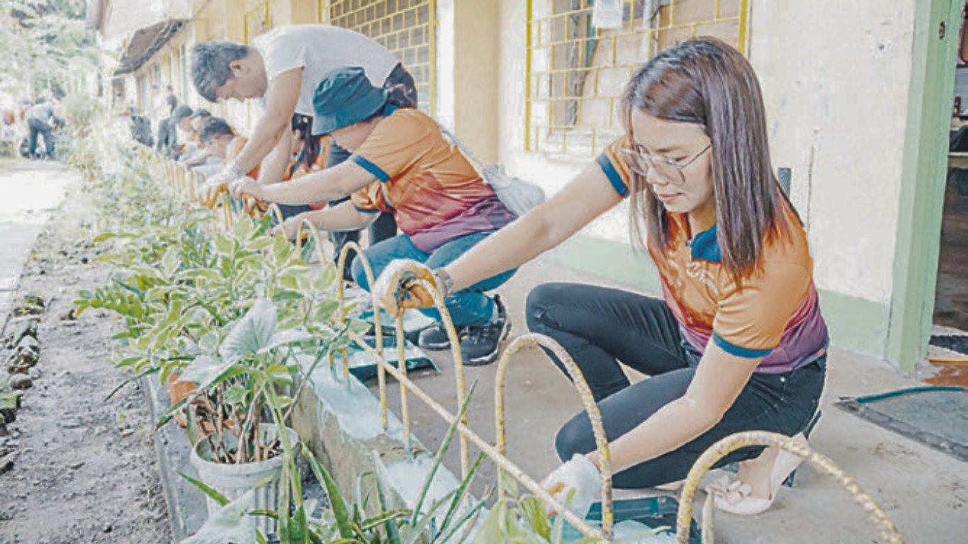 Lighting up schools through solar. Meralco subsidiary MSpectrum Inc. installed the solar panels in remote schools in Mauban, Quezon through One Meralco Foundation’s School Electrification Program.