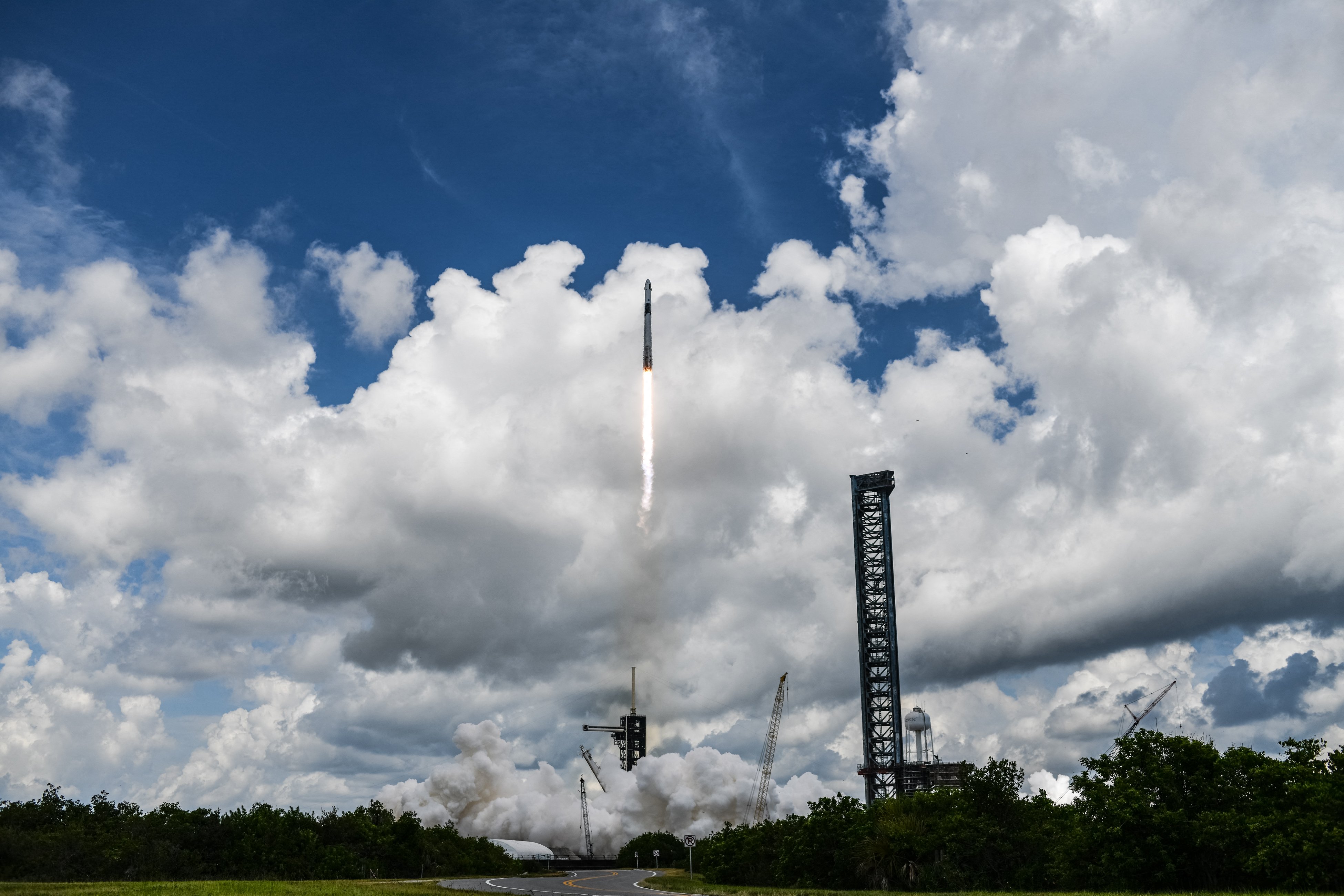 SpaceX launches secret military spacecraft