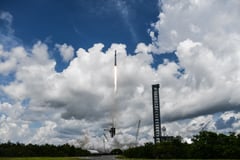 SpaceX launches secret military spacecraft