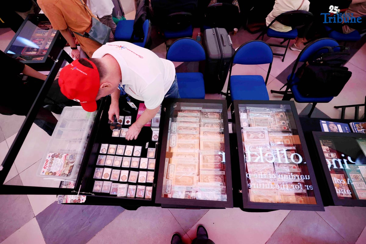 TREASURES ON DISPLAY
Collectors and enthusiasts flocked to booths trading rare finds—from old coins and bills to stamps, trading cards, and memorabilia of historic moments—during the opening of the Filipinas Collectibles and Antiques Society (FCAS) Convention 2025 at the Quantum Skyview activity area of Araneta City, Cubao, Quezon City on Saturday, 23 August 2025.