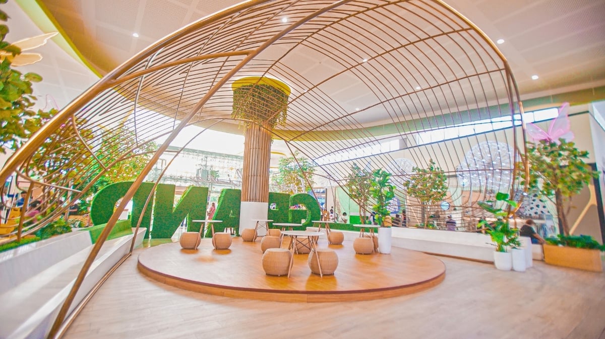Skylight Park. An oasis above the city, the Skylight Park at SM City Grand Central is a verdant sanctuary in the heart of Caloocan. This lush indoor sky garden, perched on the top floor, invites guests to pause, breathe, and reconnect with nature amidst the urban rush.
