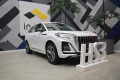 Hongqi unveils updated E-HS9 SUV and E-QM5 Plus sedan