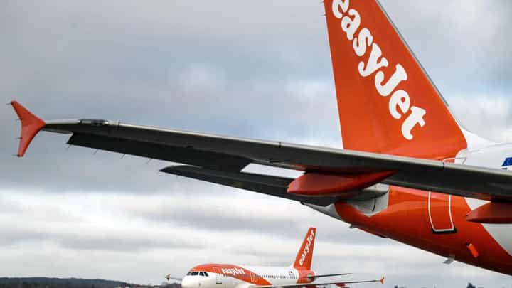 Flight U-turns after passenger tries entering cockpit