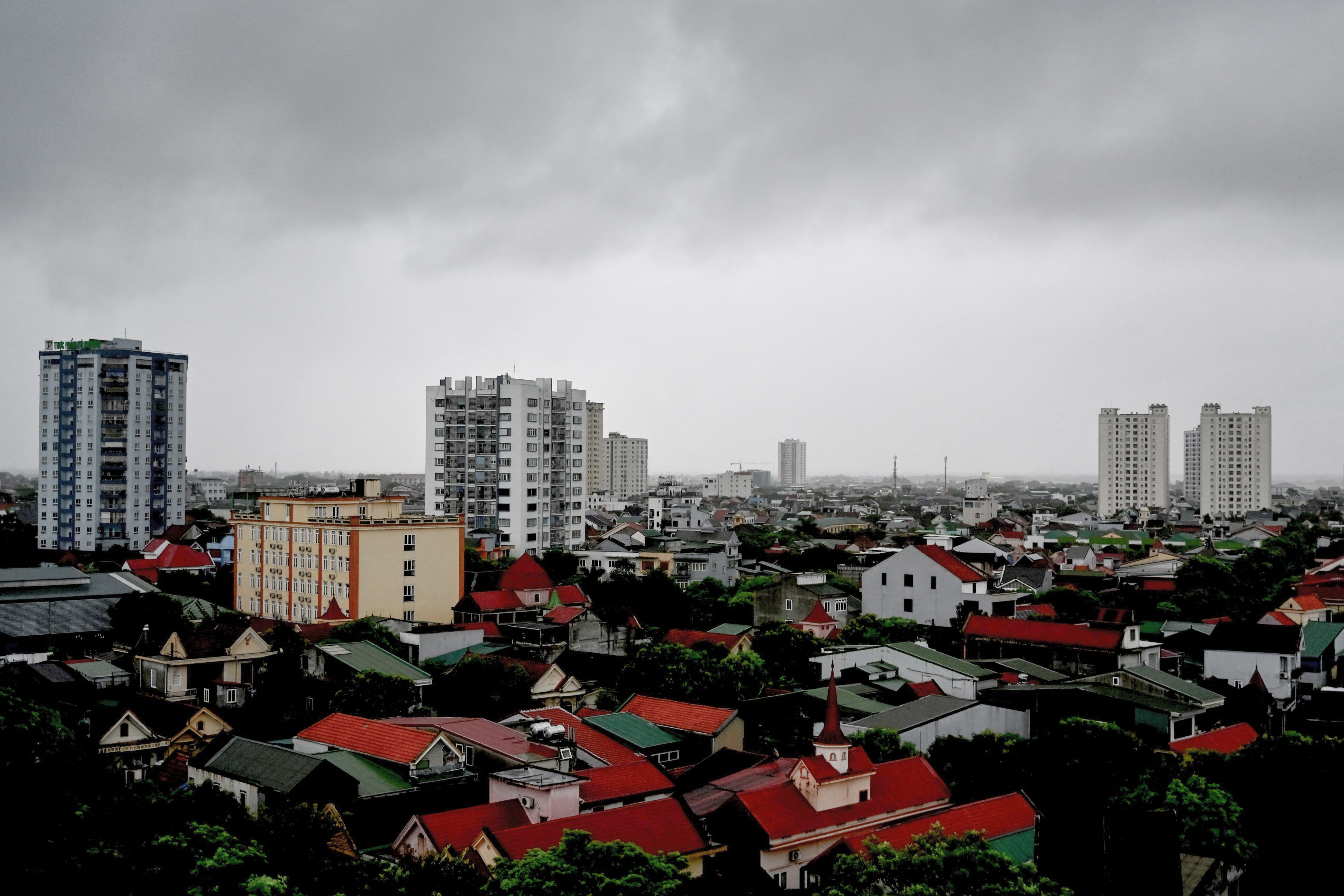 Vietnam evacuates tens of thousands ahead of ‘‘Typhoon Kajiki’’’