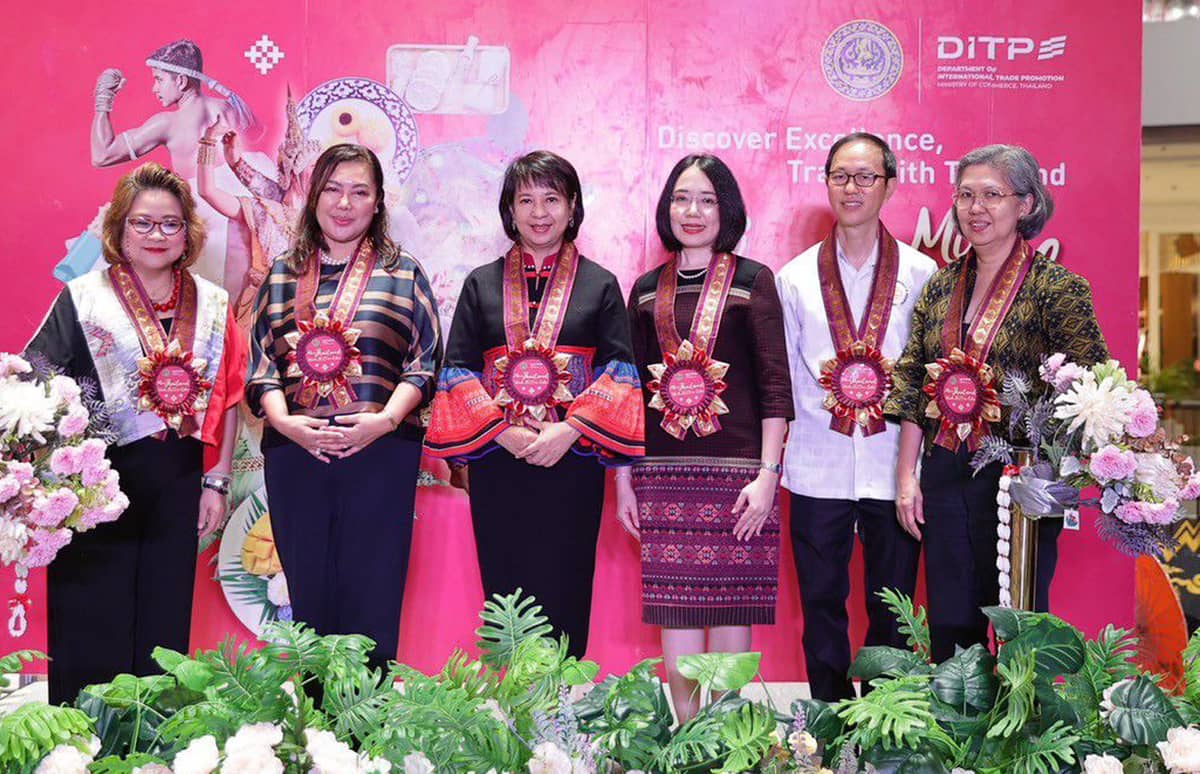 (From left) Area VP of Philippine Chamber of Commerce and Industry-Visayas Melanie Ng, Governor of Cebu Province Pamela Baricuatro, Ambassador of the Kingdom of Thailand to the Republic of the Philippines H.E. Mrs. Makawadee Sumitmor, Director of Thai Trade Center in Manila Sutinee Vathana, Immediate Past President of the Cebu Chamber of Commerce & Industry Charles Kenneth Co. and acting Regional Director of Department of Trade and Industry-Region VI Esperanza T.L. Melgar.