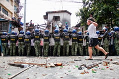 Tensions rise during Tondo demolition