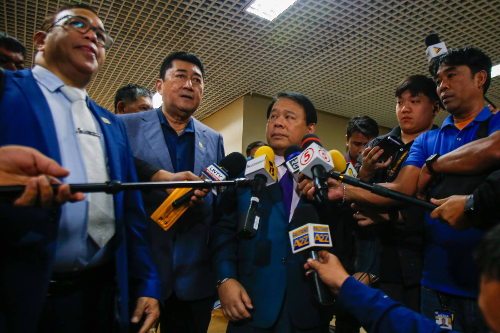 Lawyers Jacinto Paras, Manny Luna, and Ferdinand Topacio file an ethics complaint against Senator Risa Hontiveros-Baraquel for witness tampering at the Office of the Secretary-General of the Senate in the GSIS Building on 28 August 2025.