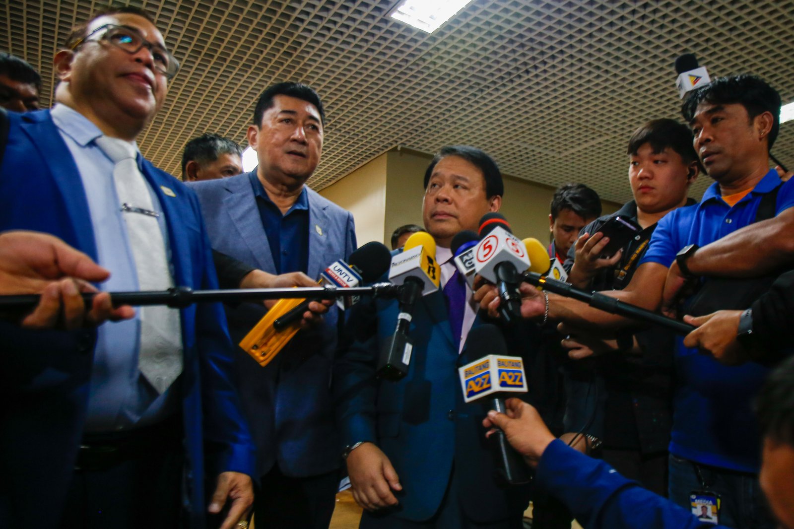 Lawyers Jacinto Paras, Manny Luna, and Ferdinand Topacio file an ethics complaint against Senator Risa Hontiveros-Baraquel for witness tampering at the Office of the Secretary-General of the Senate in the GSIS Building on 28 August 2025.