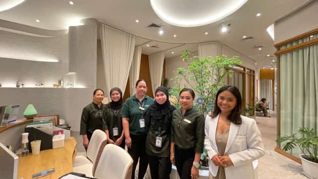 Doctor Ysabella Espino (right) with Biovitalis team at S Maison.