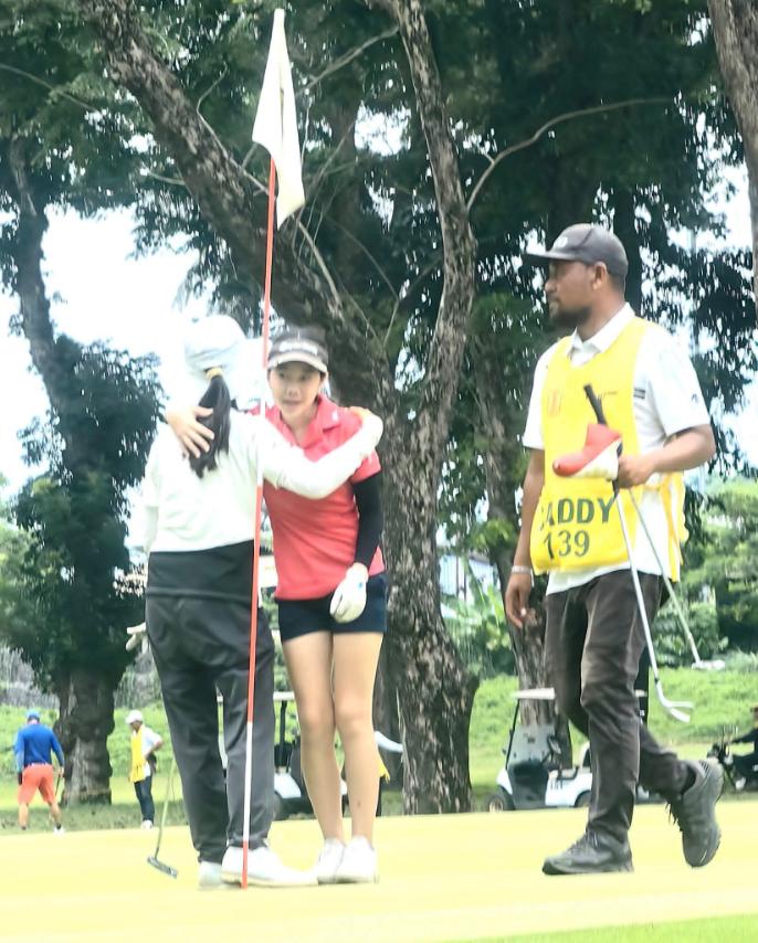 Uyking stuns Gan, Sarines twins advance