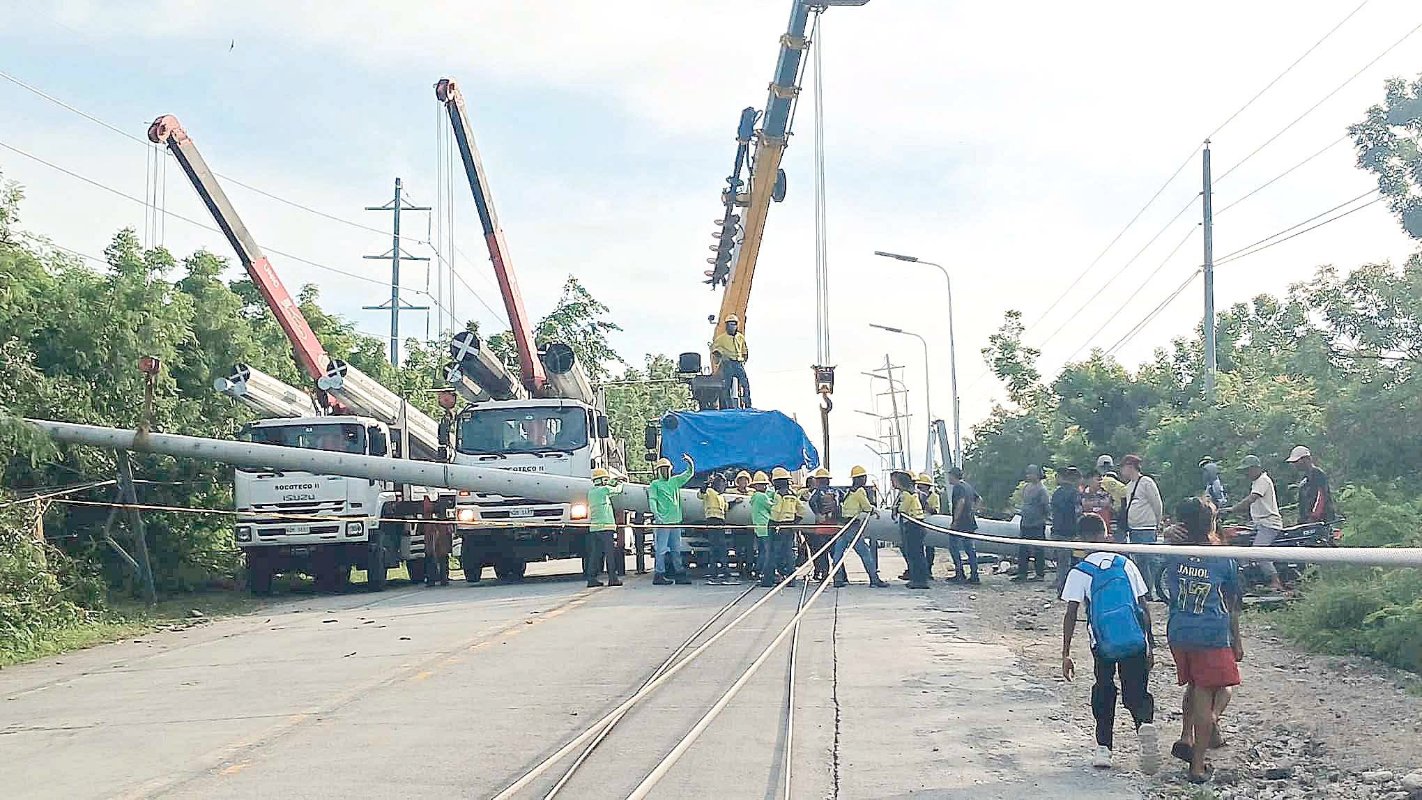 Power outage hits GenSan after truck mishap