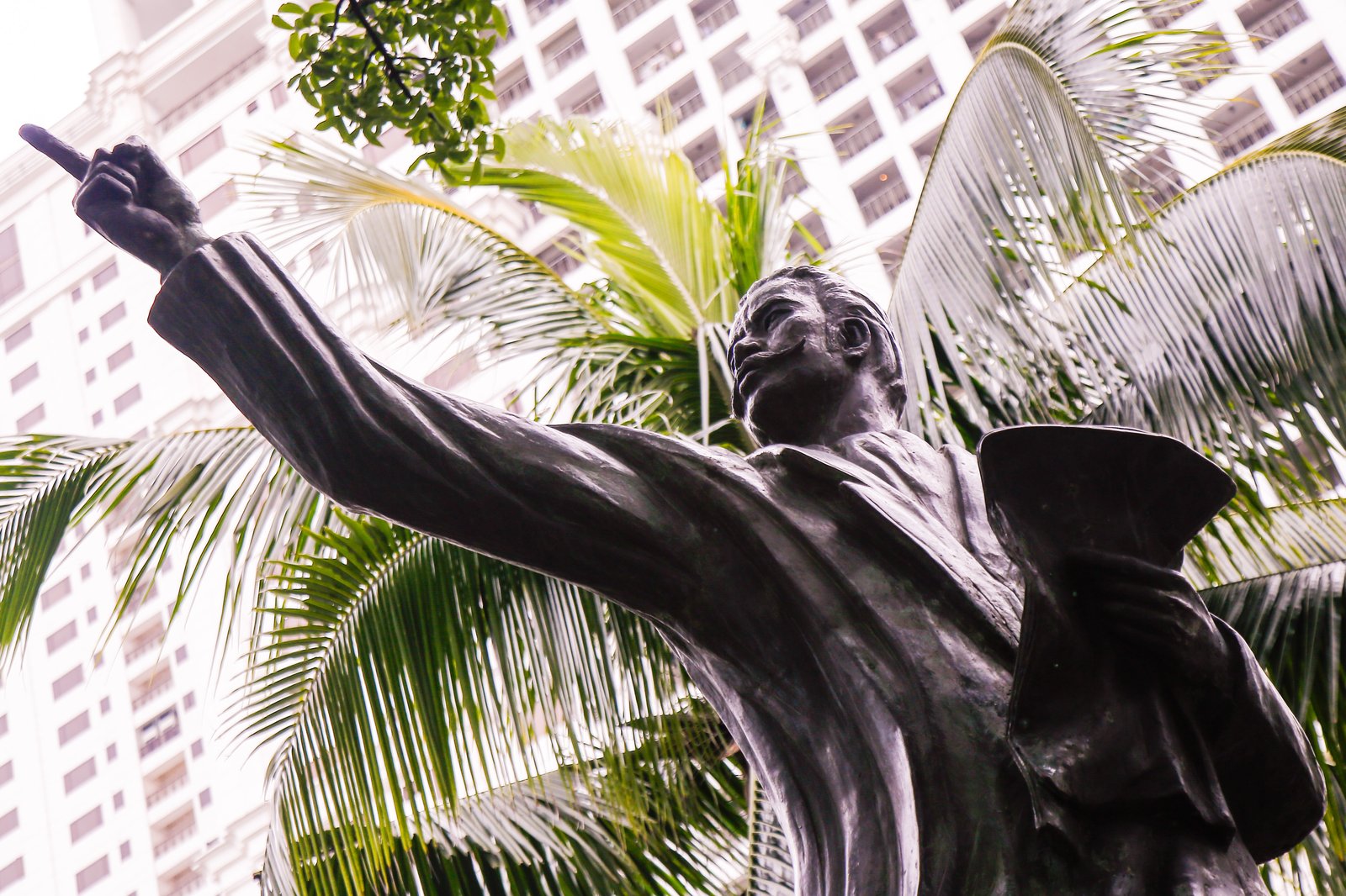 Local officials and civic groups lay a wreath at the Marcelo H. del Pilar Monument in Manila on 30 August 2025 to mark his 175th birth anniversary. Known by his pen name Plaridel, del Pilar denounced Spanish colonial abuses and co-founded Diariong Tagalog, which spread nationalist and anti-friar ideas.