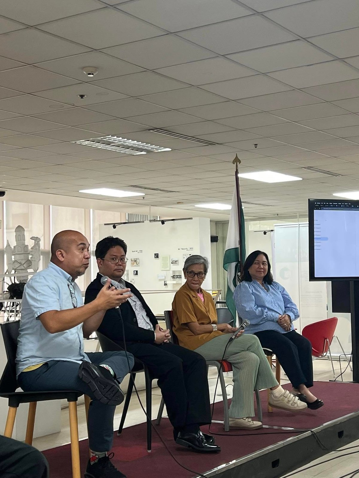 Industry experts inspire aspiring book authors