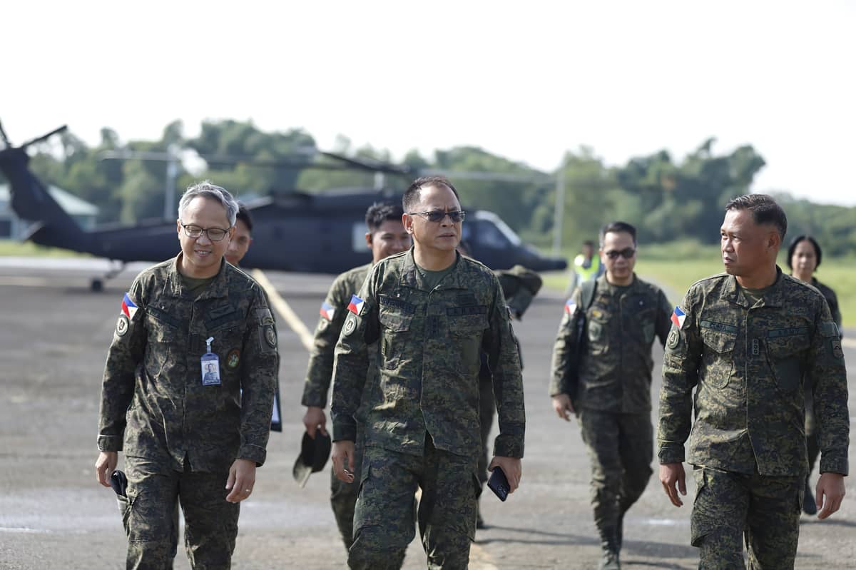 Lt. Gen. Nafarrete (second from left) muses leadership goes far beyond the field in ensuring that the soldiers’ well-being are taken care of such as ensuring the financial literacy of troops and securing scholarship for their children.