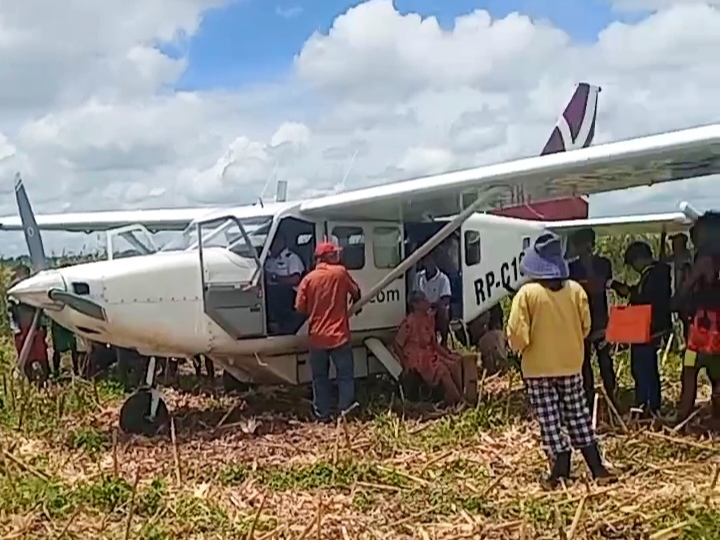 Isabela plane makes emergency landing