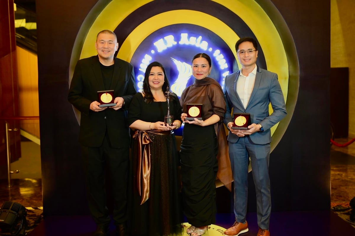 (FROM LEFT) Mr. Jonjon L. San Agustin, EVP, Marketing; Ms. Cheryll Ruth L. Agsaoay, Group Head - SVP, HR; Ms. Veronica C. Alido, Group Head - VP, Corporate Strategy; and Mr. Junias M. Eusebio, Group Head - VP, Operations