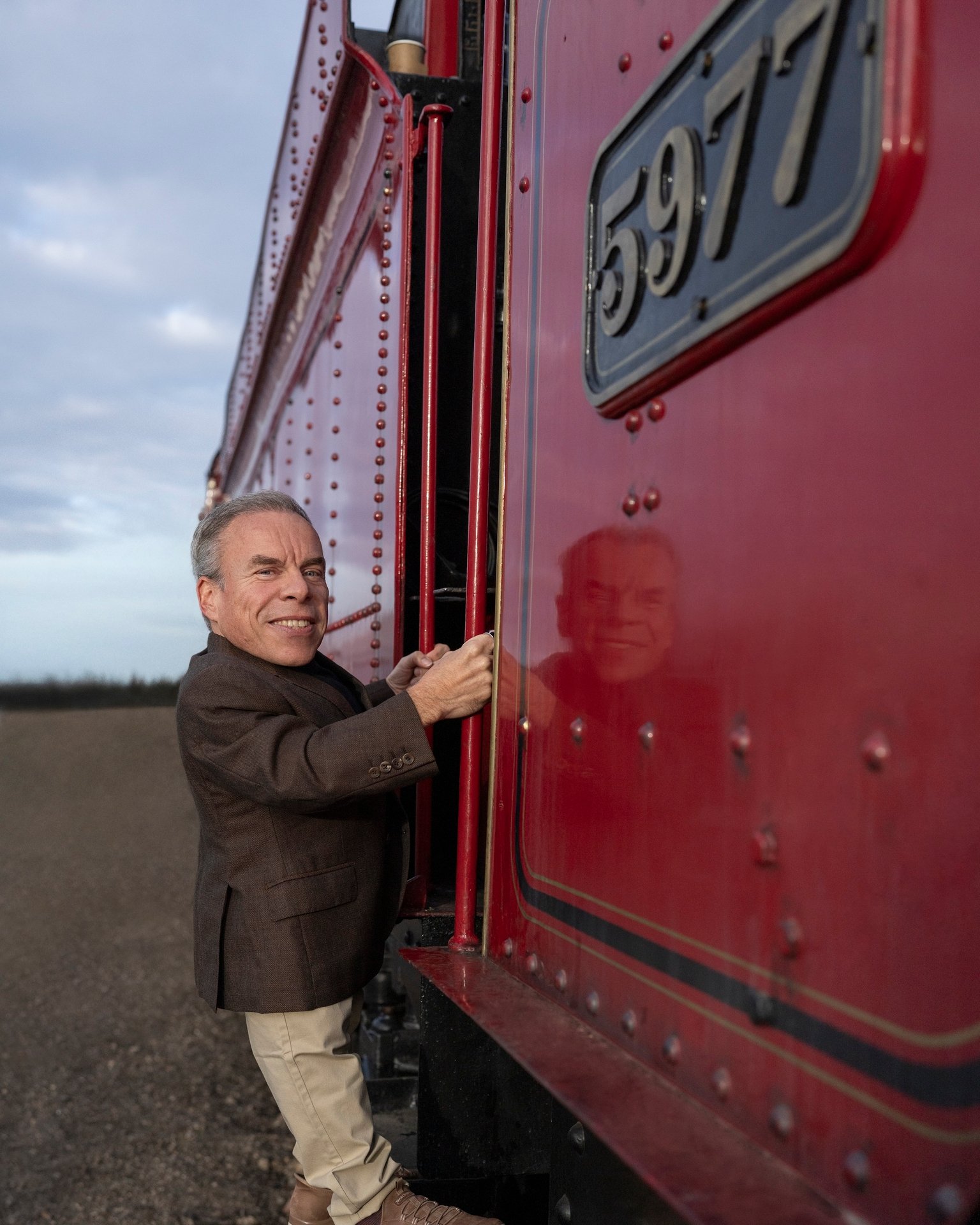 Warwick Davis returns as Professor Filius Flitwick in 'Harry Potter' TV series