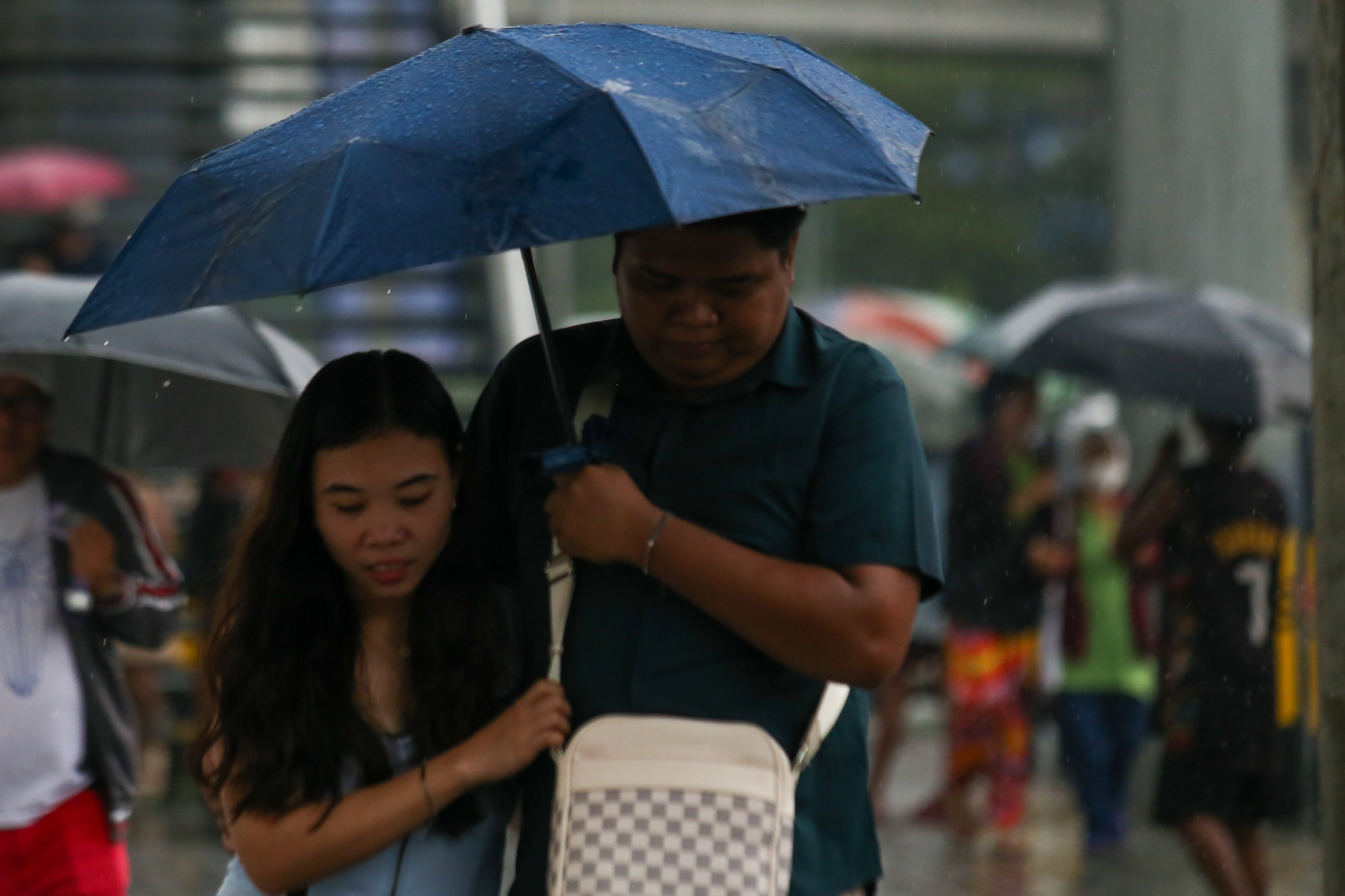 ‘Extraordinary’ thunderstorm submerged QC, says MMDA