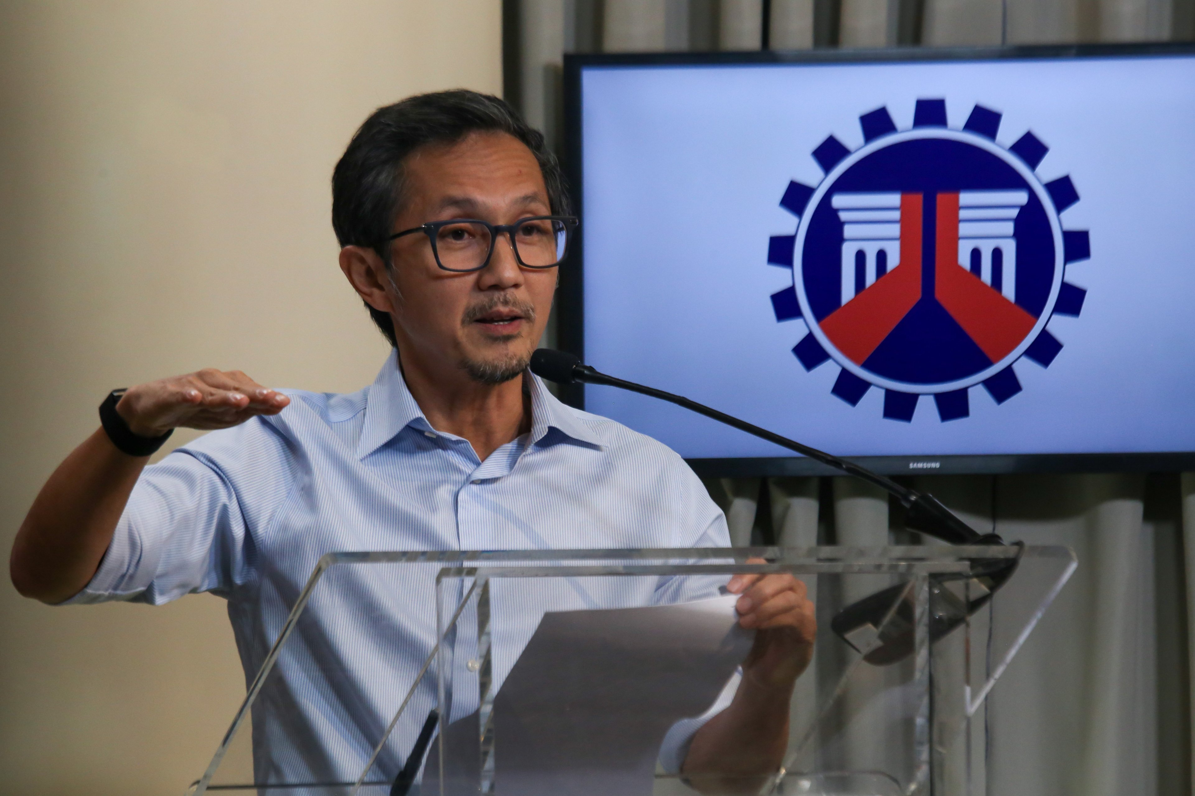 DPWH opens 2,000 posts as Dizon pushes internal cleanup