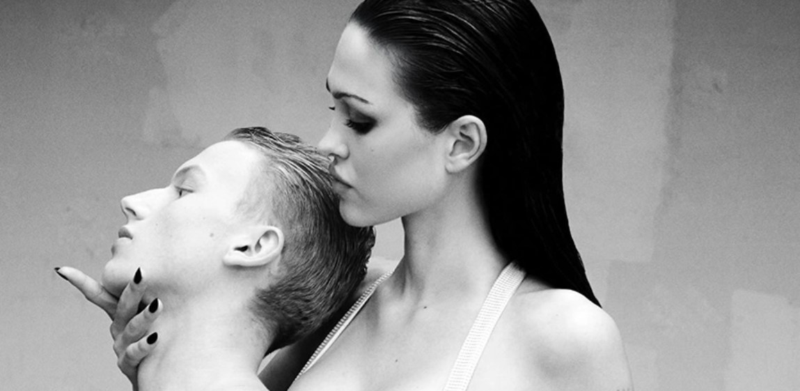 Amelia Gray channels fashion and seduction in Ludovic de Saint Sernin