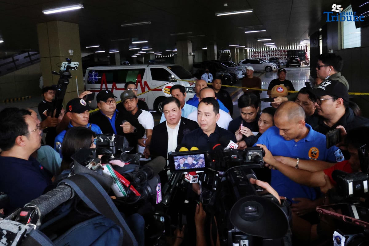 CUSTOMS SEIZES LUXURY CARS.
The Bureau of Customs inspects luxury vehicles owned by the Discaya family, in Pasig City on 2 September 2025.
Authorities confiscated two cars during the operation.