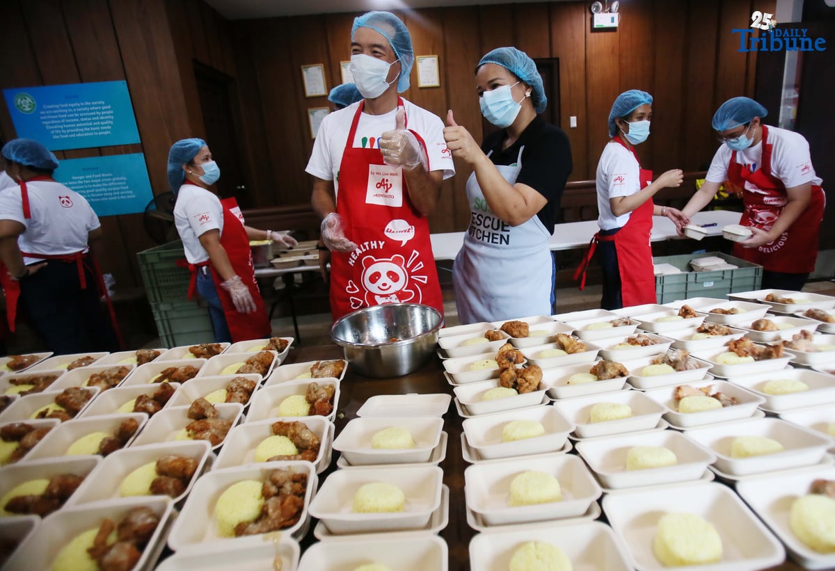 Ajinomoto Philippines President Koichi Ozaki and Scholars of Sustenance (SOS) Philippines Country General Manager Rachel Luna join forces in preparing nutritious meals at the Rescue Kitchen in Better World Diliman, Quezon City, as part of Ajinomoto’s Sustainable Food Education Awareness program. The collaboration underscores their shared commitment to curbing food waste and supporting vulnerable communities with sustainable, nourishing solutions.