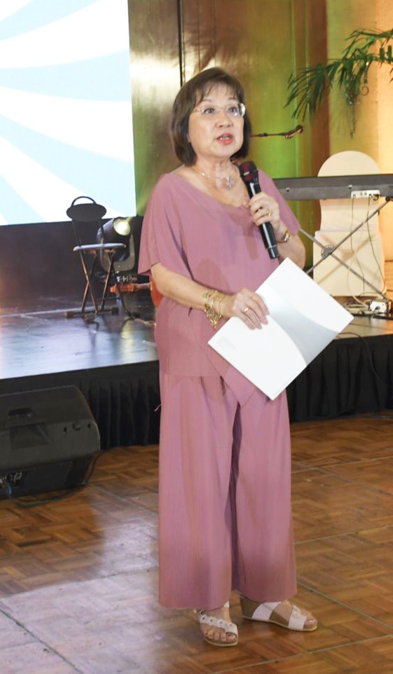 Seasoned emcee Mayen Tan.