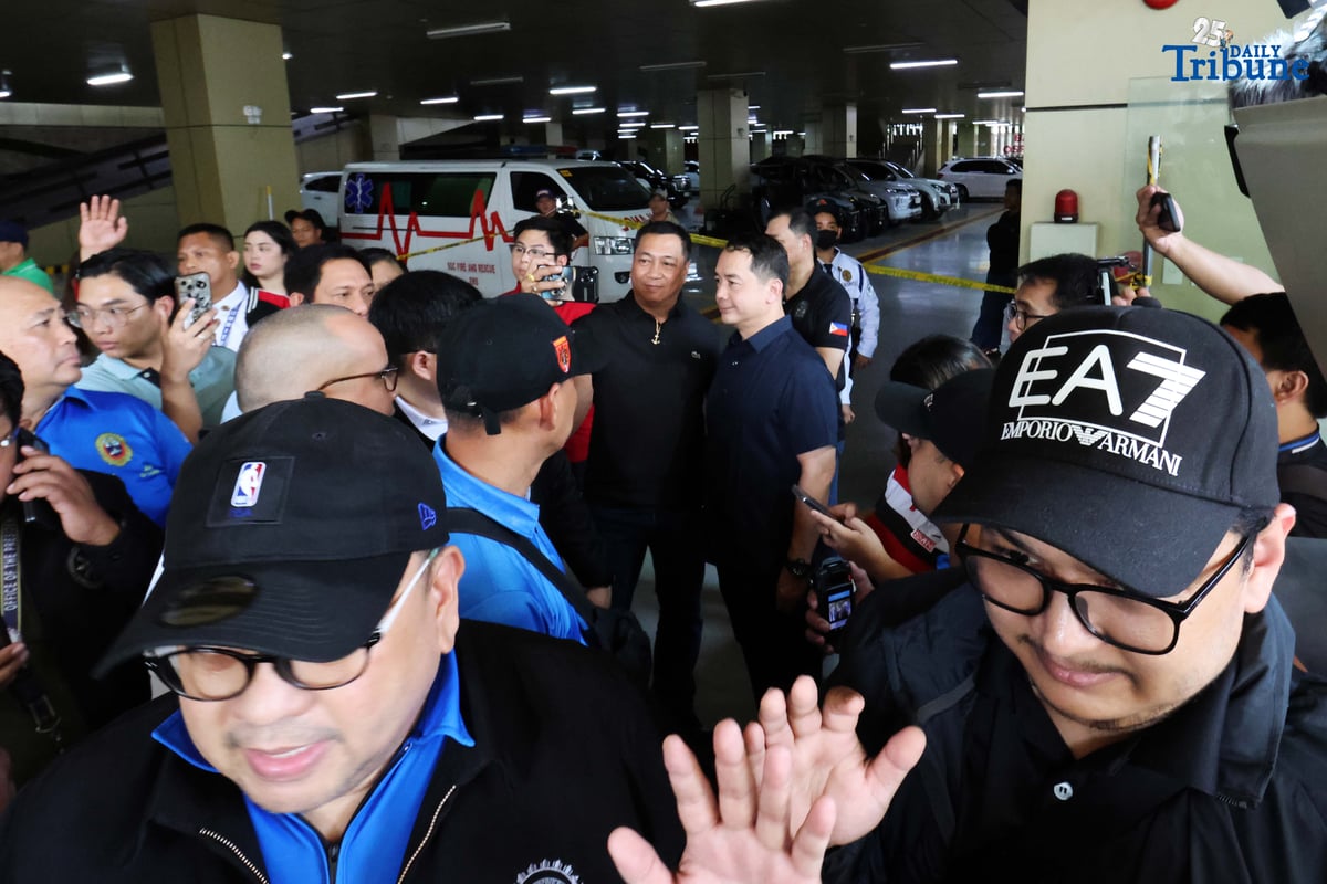 CUSTOMS SEIZES LUXURY CARS.
The Bureau of Customs inspects luxury vehicles owned by the Discaya family, in Pasig City on 2 September 2025.
Authorities confiscated two cars during the operation.