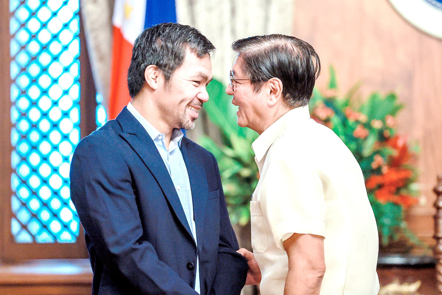 Pacquiao offers ‘Thrilla’ card for free
