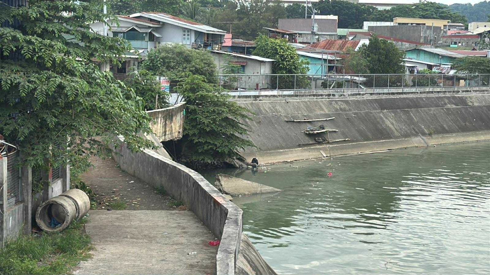 Damaged Matina Gravahan flood control dike still unrepaired