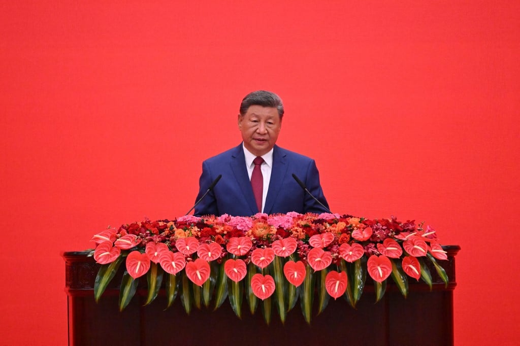 Trump sees China ‘show of force’ 
as plot vs U.S.