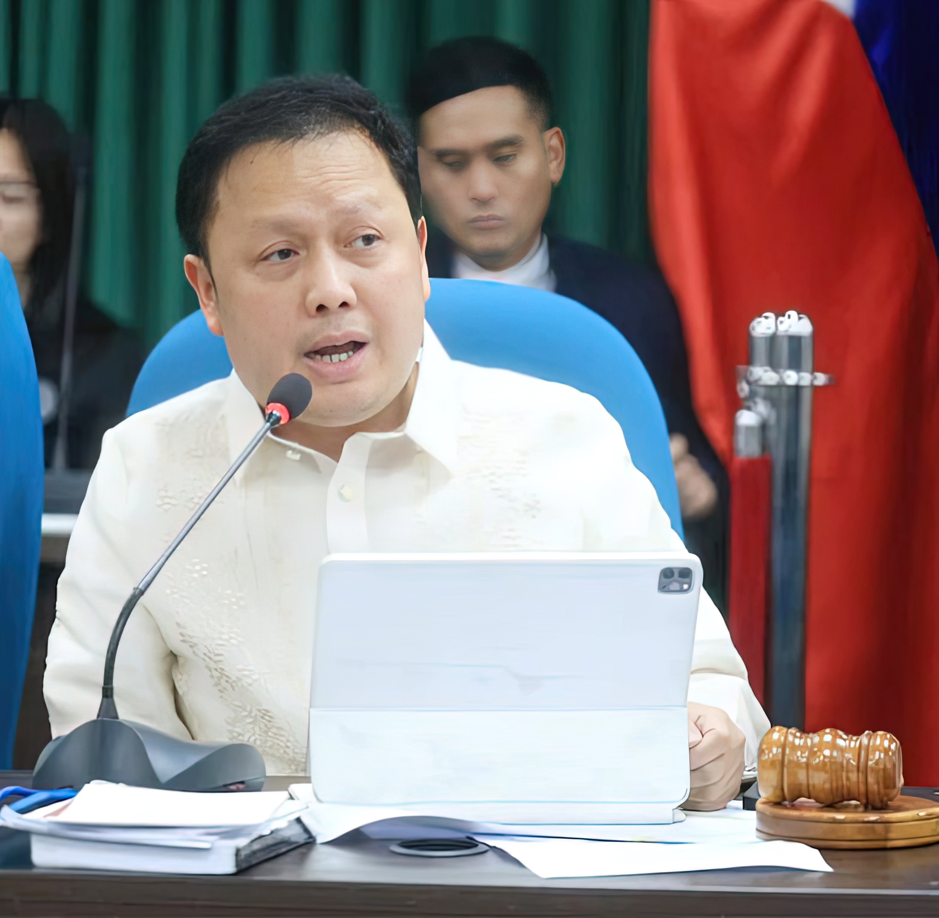 Rep. Co leaves for U.S. as flood probe heats up