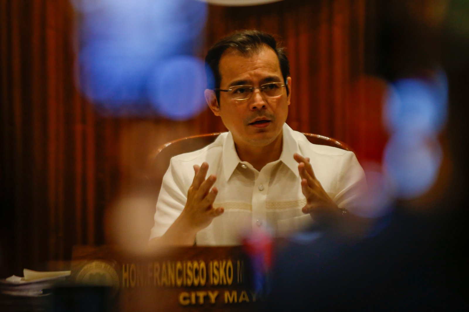 Manila Mayor Francisco “Isko” Domagoso has issued notices to over a hundred contractors handling flood control projects across the city to settle their unpaid taxes. During a press briefing at City Hall on September 4, 2025, Domagoso confirmed that several firms owned by the Discaya family are among those with outstanding obligations to the local government.