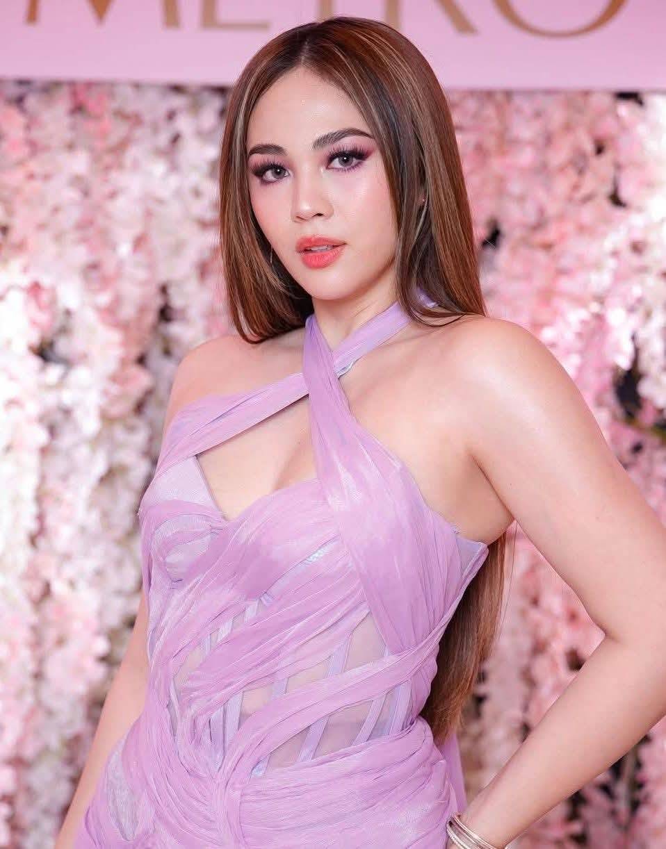 JANELLA Salvador