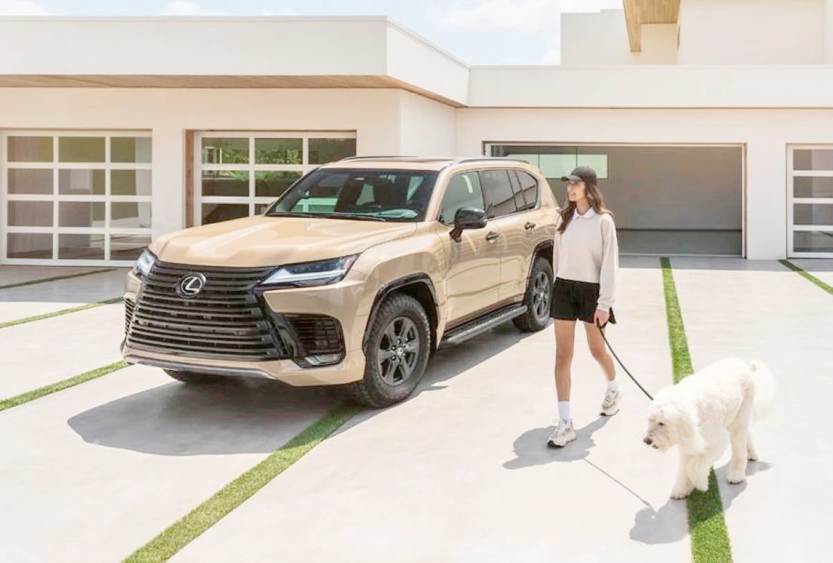 A wagging weekend with Lexus